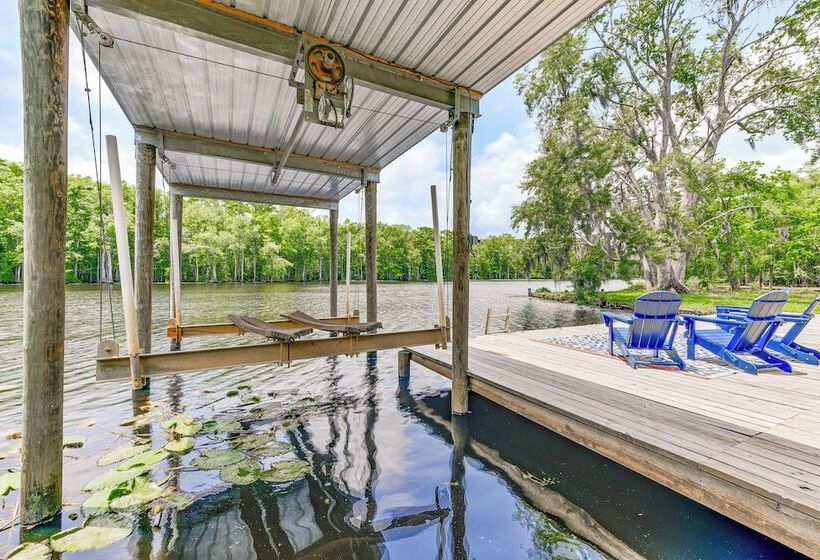 Riverfront Springfield Home W/ Scenic Deck & Dock!