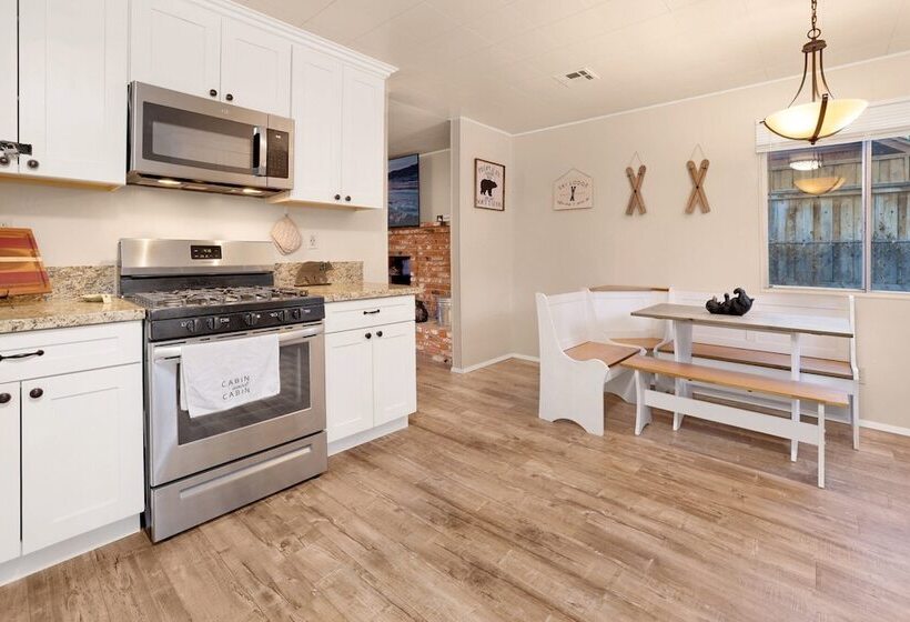 Robinhood Chalet #2277