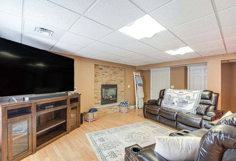 Rock Island Home W/ Private Yard & Fire Pit Table!