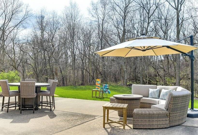 Rock Island Home W/ Private Yard & Fire Pit Table!