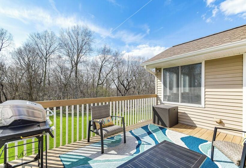Rock Island Home W/ Private Yard & Fire Pit Table!
