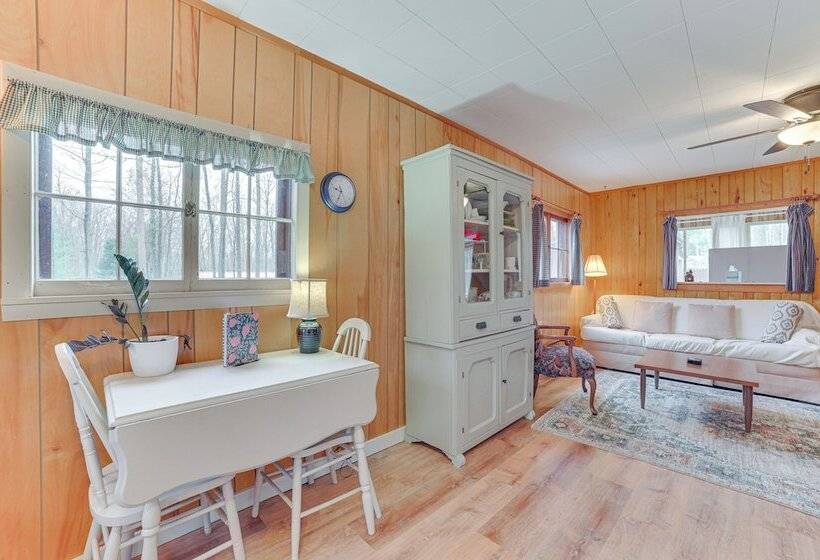 Roscommon Cabin < Half Mi To Higgins Lake!