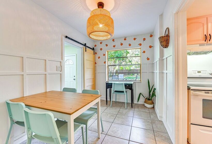 Sarasota Home W/ Patio & Gas Grill: 2 Mi To Beach!