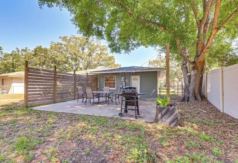 Sarasota Home W/ Patio & Gas Grill: 2 Mi To Beach!