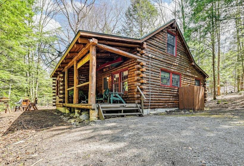 Lake & Beach Access At Lake Luzerne Cabin!