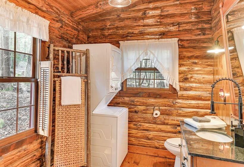 Lake & Beach Access At Lake Luzerne Cabin!