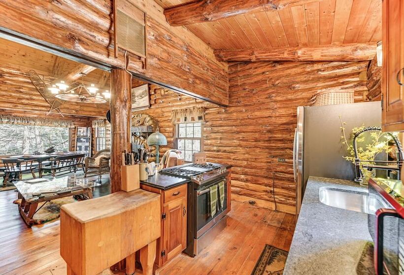 Lake & Beach Access At Lake Luzerne Cabin!