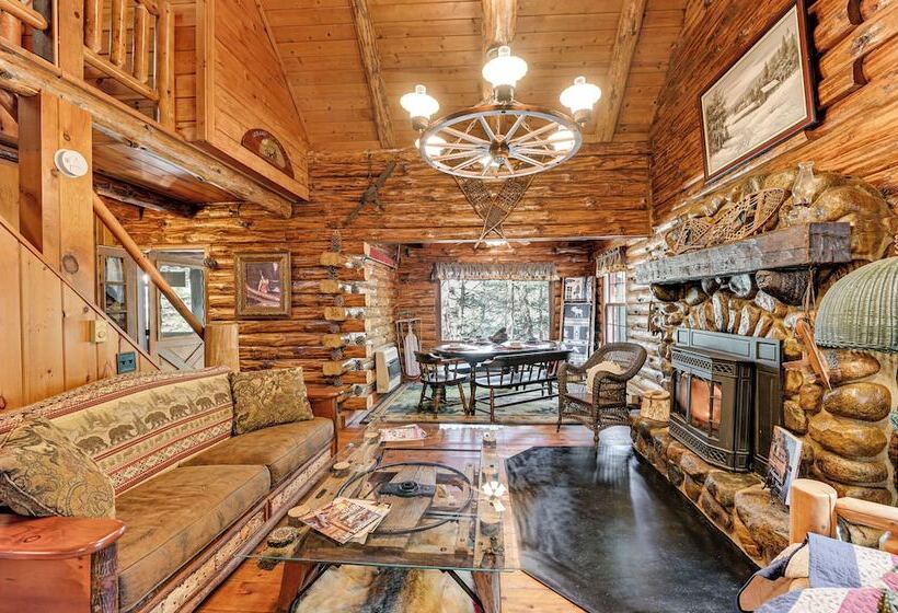 Lake & Beach Access At Lake Luzerne Cabin!