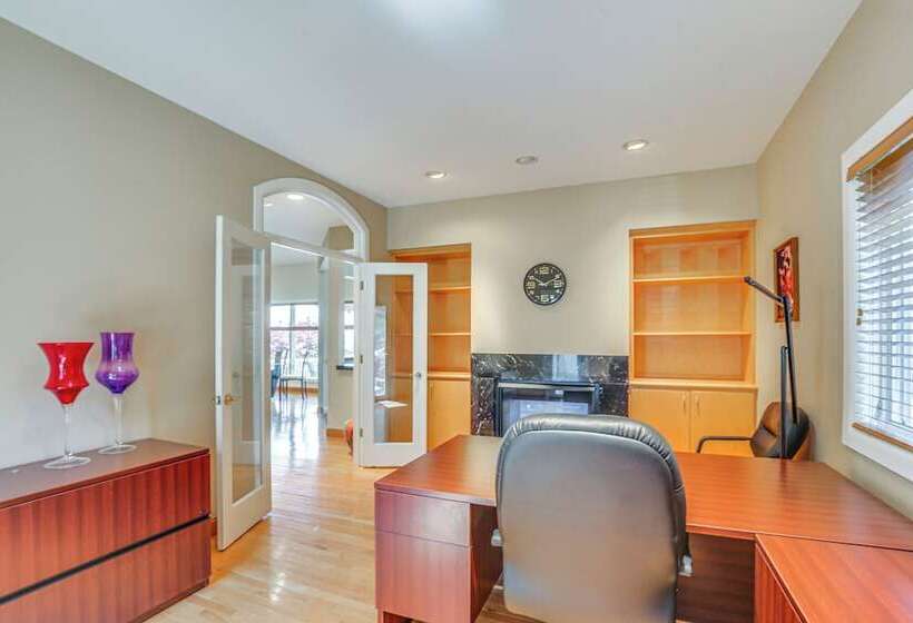 Spacious Missouri Retreat W/ Pool, Gym & Game Room