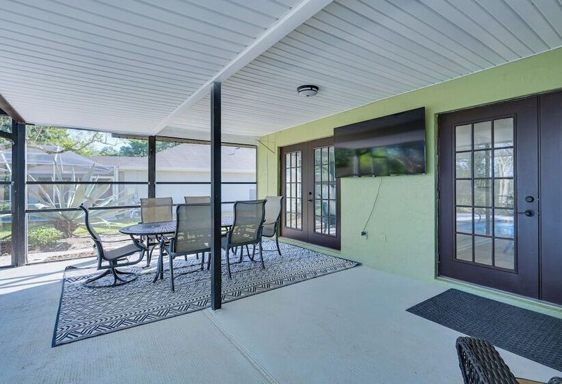 Spring Hill Home W/ Pool, Bbq Grill & Outdoor Tv!