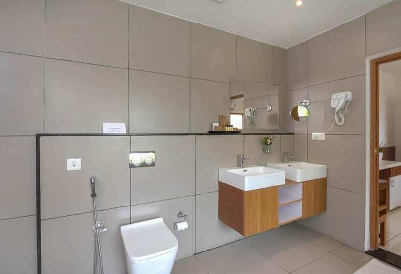 Sprise Munnar Resort And Spa