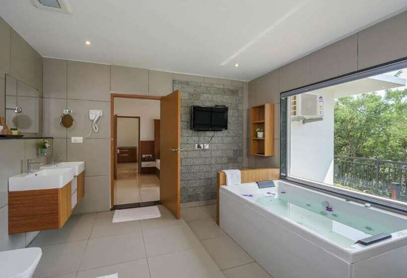 Sprise Munnar Resort And Spa