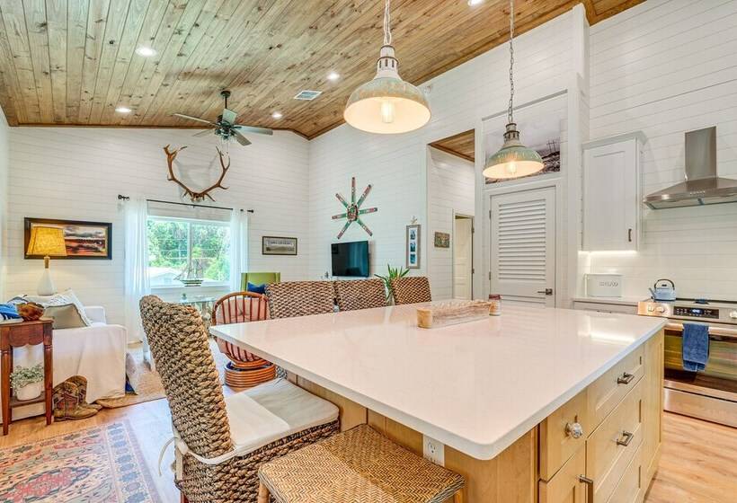 Stilt Style Cottage < 1 Mi To Downtown Yankeetown!