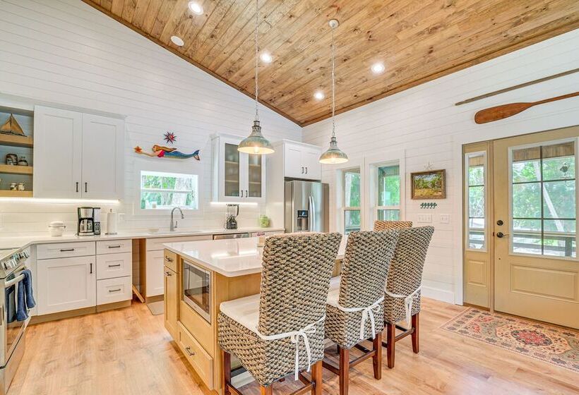 Stilt Style Cottage < 1 Mi To Downtown Yankeetown!