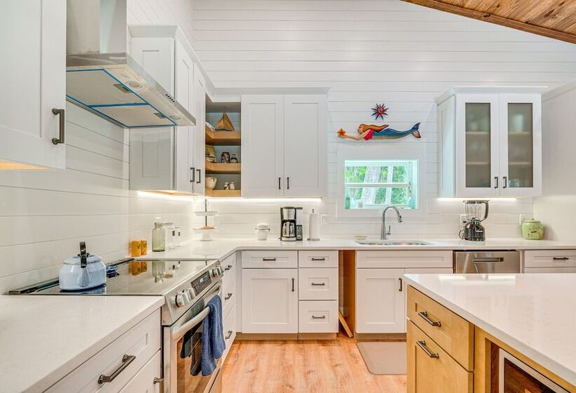 Stilt Style Cottage < 1 Mi To Downtown Yankeetown!