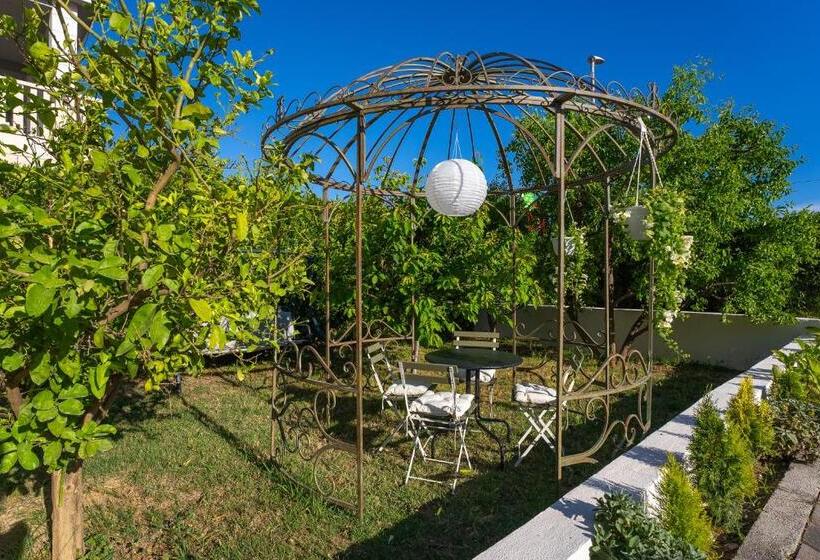 Storge Boutique Bed & Breakfast