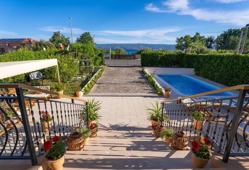 Storge Boutique Bed & Breakfast