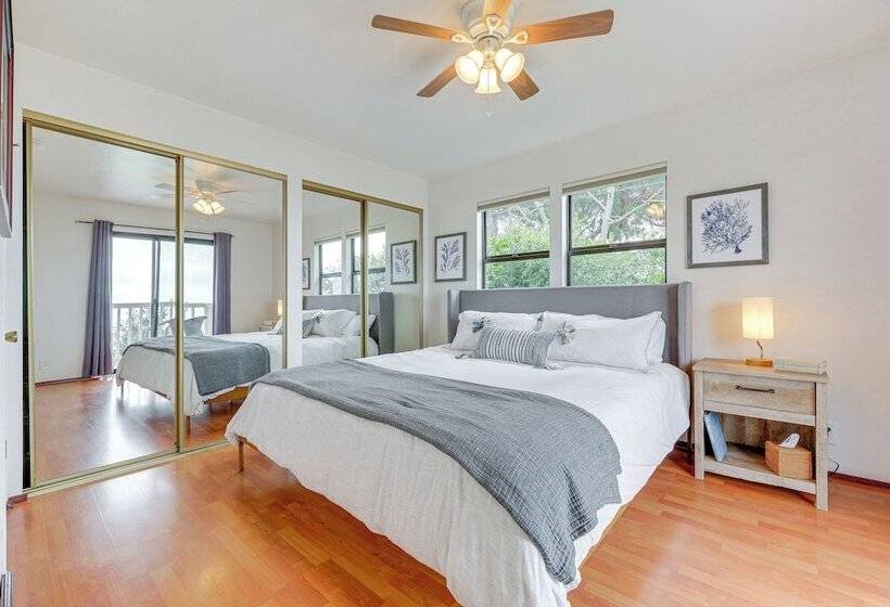 Summerland Home W/ Beach Supplies: Walk To Beach!