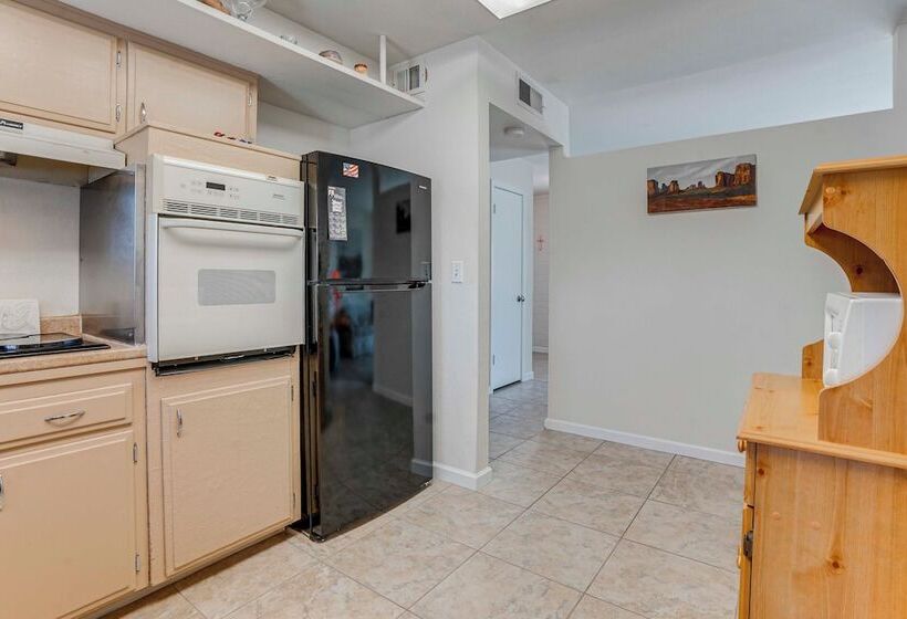 Sun City Home On Golf Course: Patio & Grill!