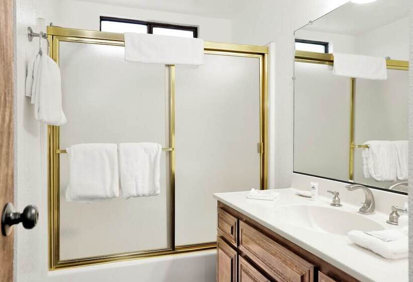 The Moose Tree House #2381