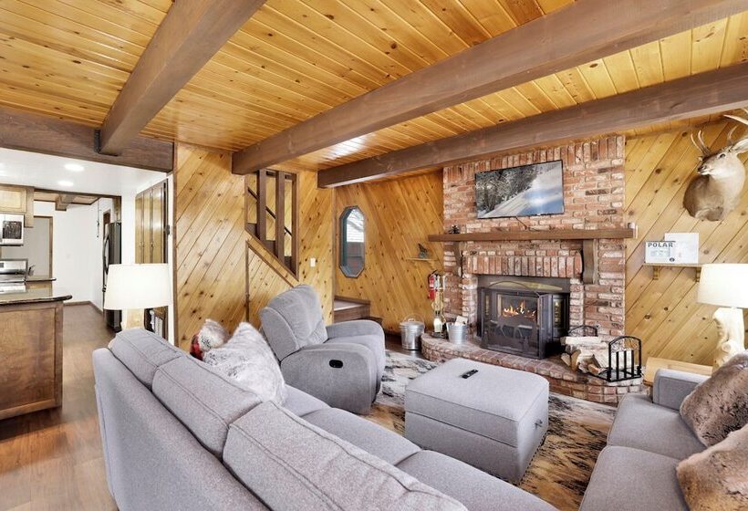 The Moose Tree House #2381