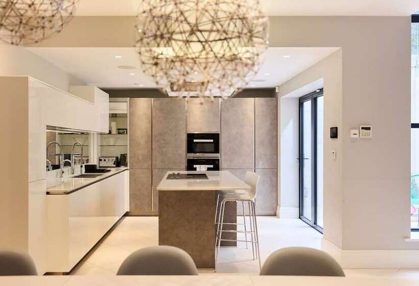 The Regent S Park Scenery   Spacious 3bdr House W/ Garden And Study Room