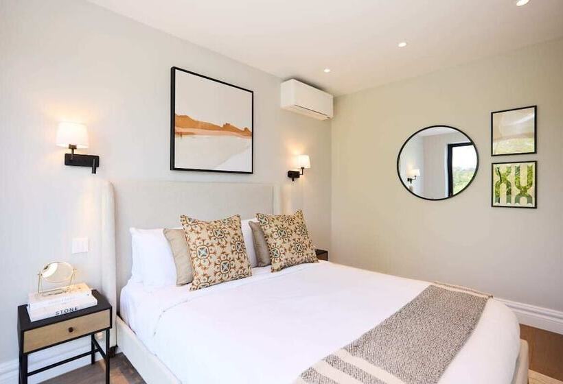 The Temple Fortune Crib   Lovely 3bdr House With Balcony