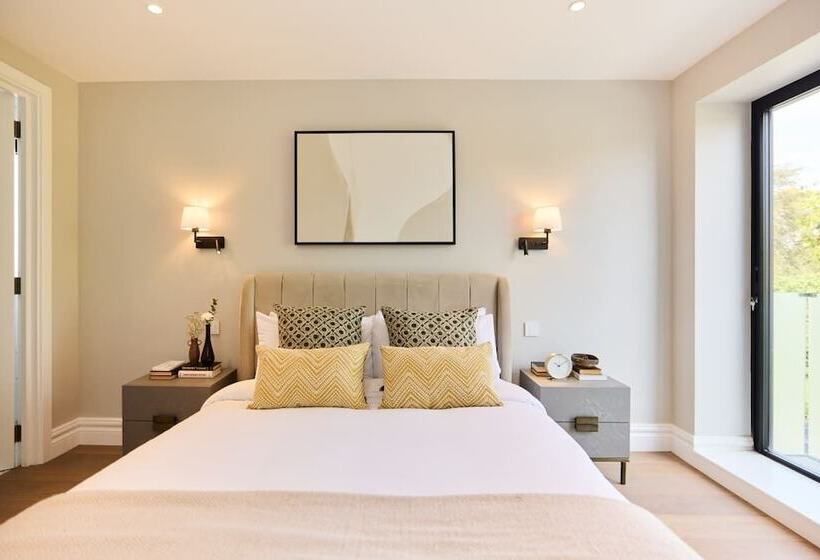 The Temple Fortune Crib   Lovely 3bdr House With Balcony