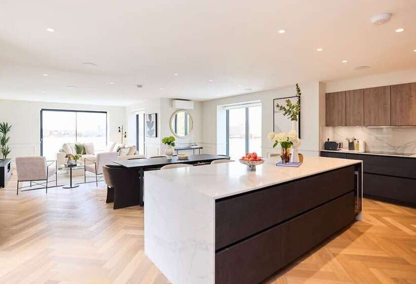 The Temple Fortune Crib   Lovely 3bdr House With Balcony