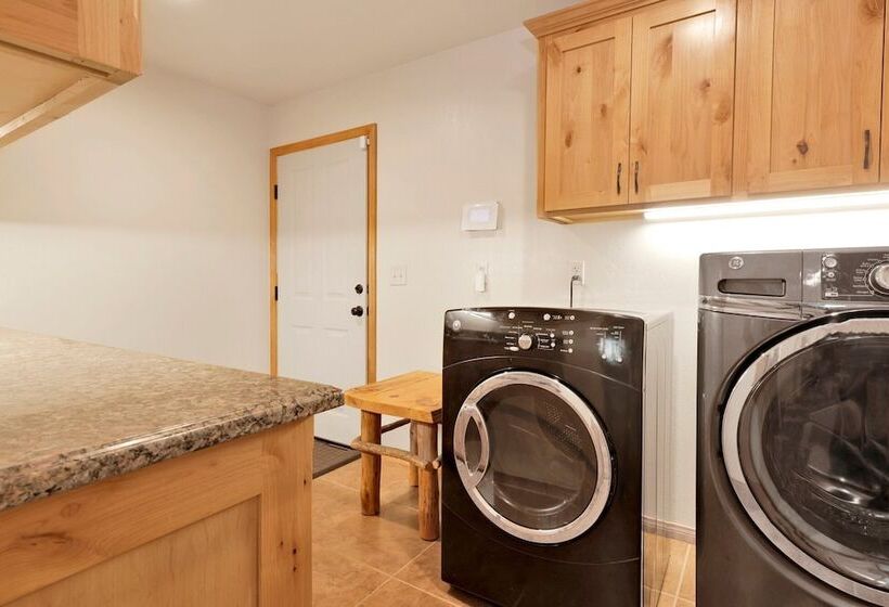 Three Bears Inn #2147