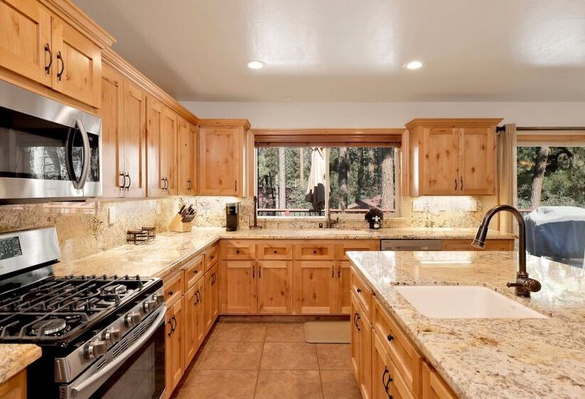 Three Bears Inn #2147