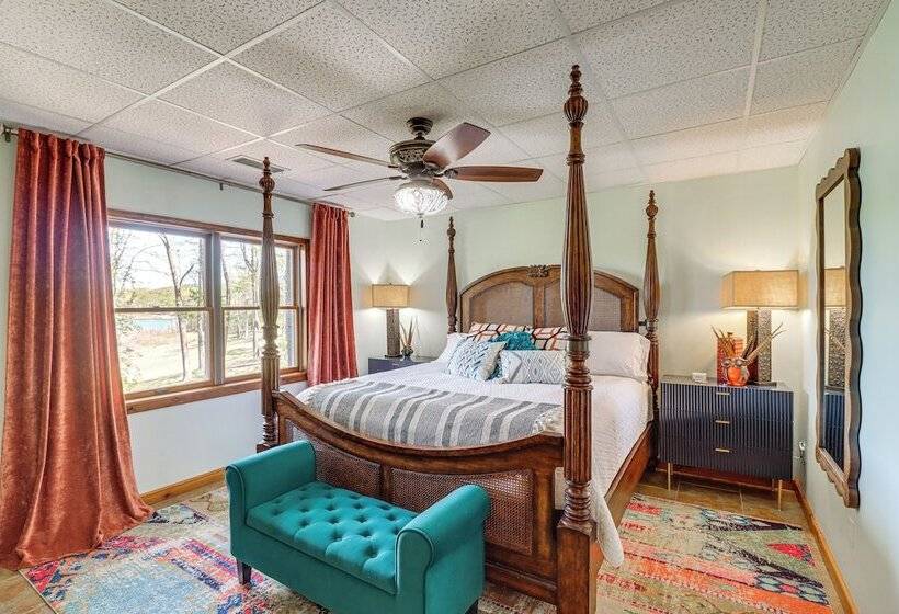 Tranquil Lakefront Greers Ferry Escape W/ Fire Pit