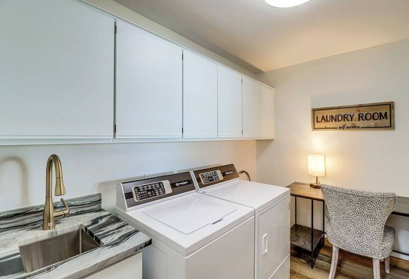 Tranquil Lakefront Greers Ferry Escape W/ Fire Pit