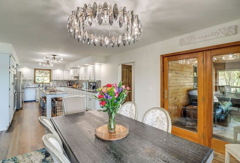 Tranquil Lakefront Greers Ferry Escape W/ Fire Pit