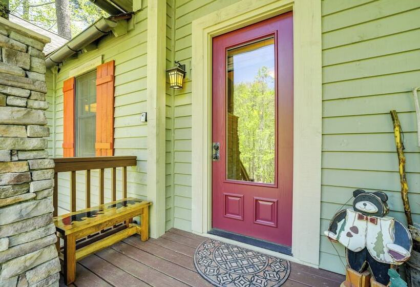 4 Mi To Lake: Tuckasegee Home W/ Community Perks