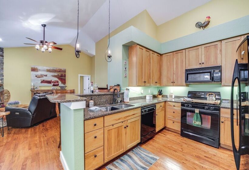 4 Mi To Lake: Tuckasegee Home W/ Community Perks
