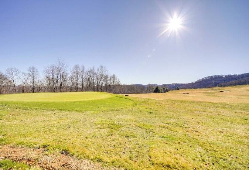 4 Mi To Lake: Tuckasegee Home W/ Community Perks