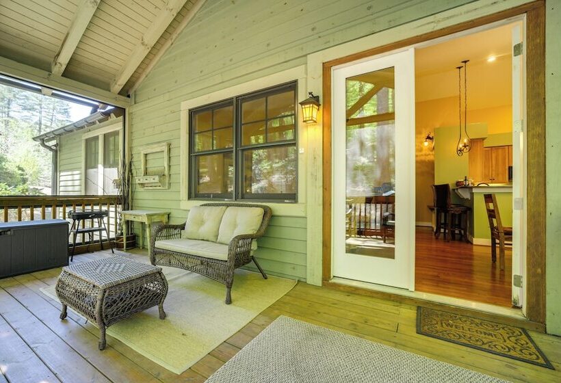 4 Mi To Lake: Tuckasegee Home W/ Community Perks