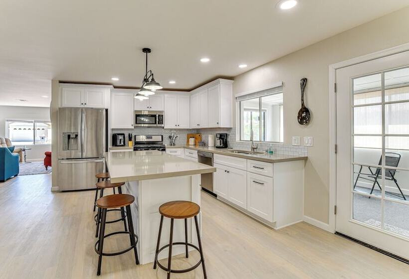 Updated Sun Lakes Home W/ Grill < 1 Mi To Golf