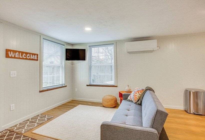 Updated Wellston Cabin, Walk To Lake Beach + Dock!