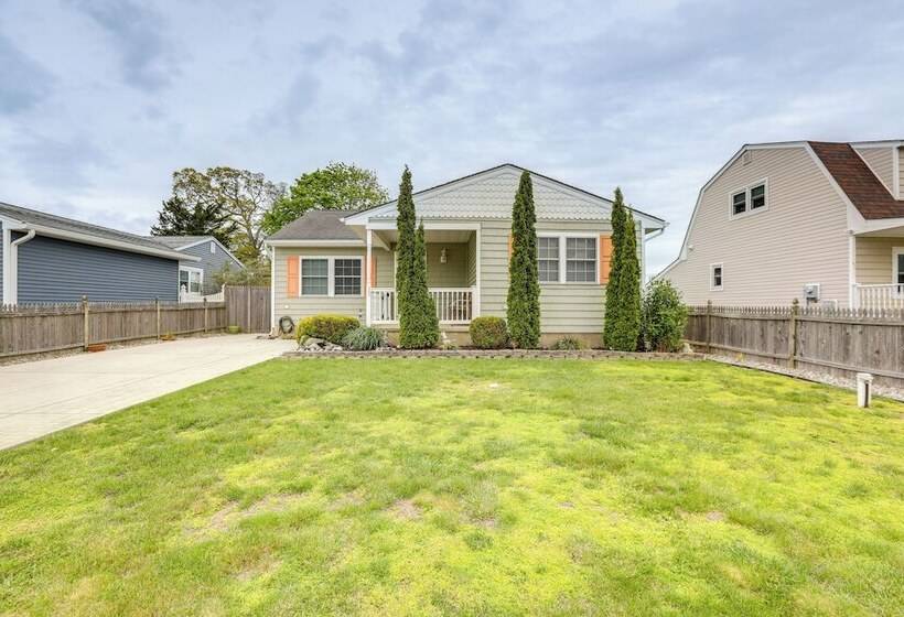 Villas Hideaway W/ Deck, Walk To Bay Beach!