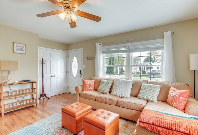 Villas Hideaway W/ Deck, Walk To Bay Beach!