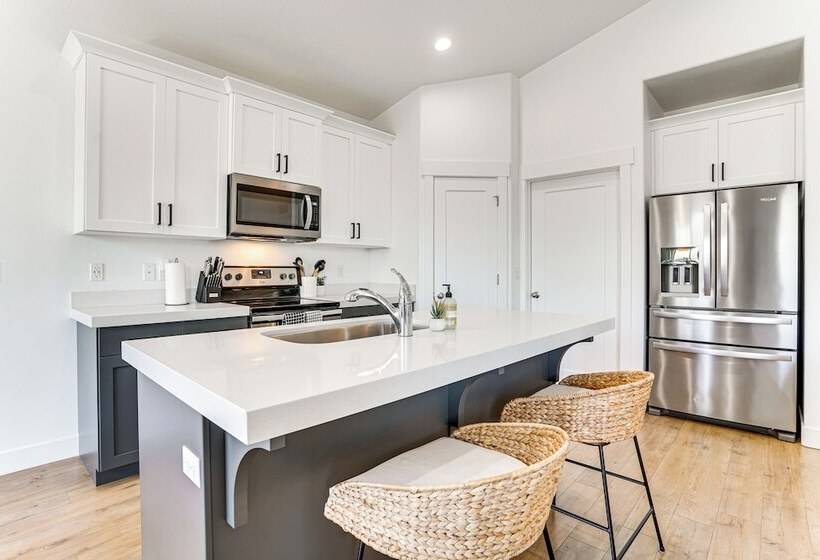 Vineyard Retreat W/ Gas Grill Near Utah Lake!