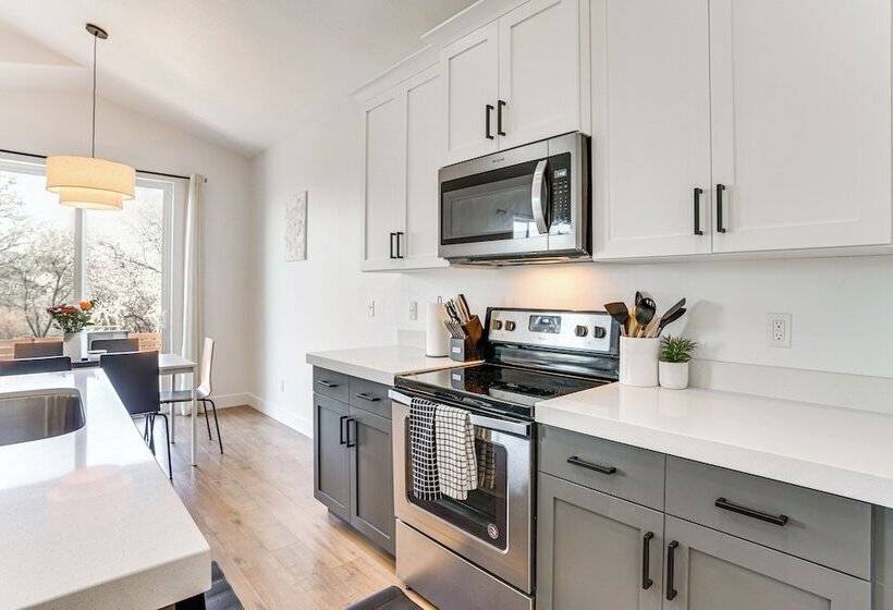 Vineyard Retreat W/ Gas Grill Near Utah Lake!