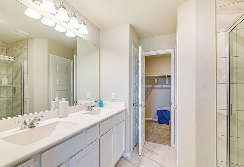 Welcoming Pasadena Home: 22 Mi To Downtown Houston