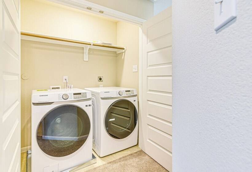 Welcoming Pasadena Home: 22 Mi To Downtown Houston