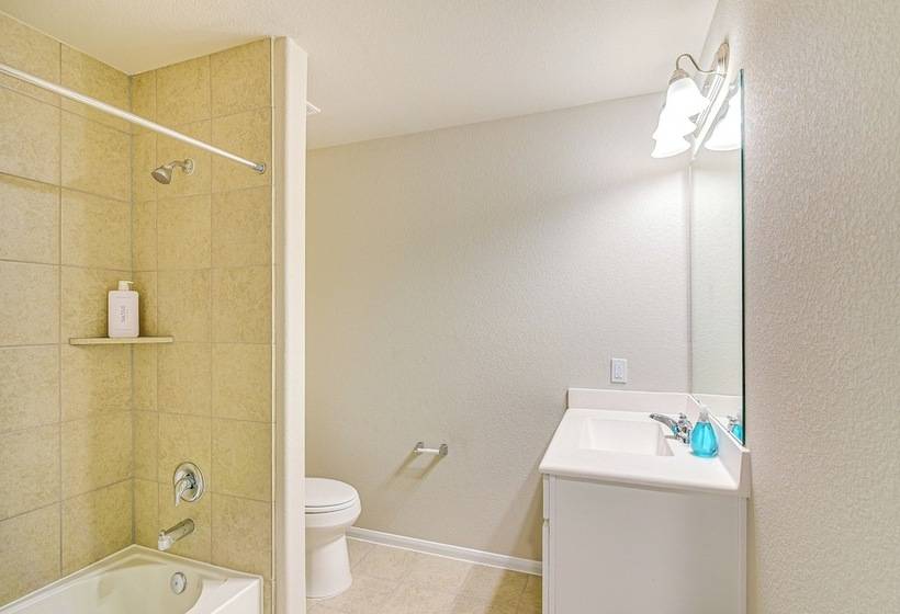 Welcoming Pasadena Home: 22 Mi To Downtown Houston