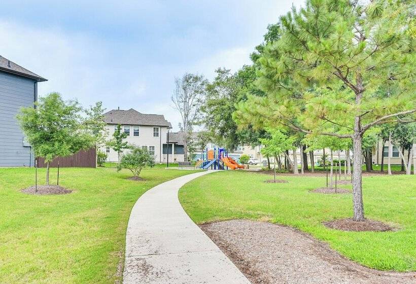 Welcoming Pasadena Home: 22 Mi To Downtown Houston