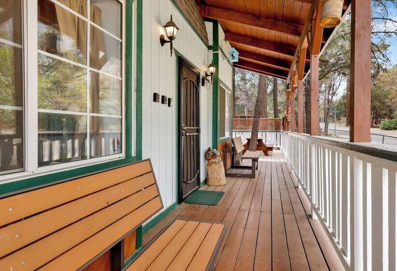 Whiskey Mountain Lodge   2028