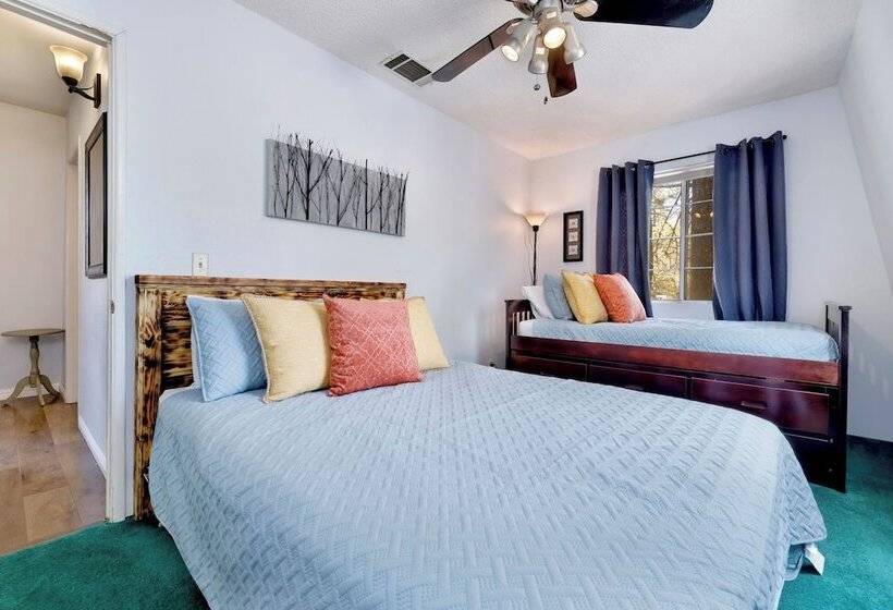 Whiskey Mountain Lodge   2028